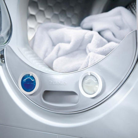 Фото Сушильная машина с тепловым насосом Miele TWF760WP на polka39.ru