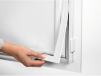 Фотография Встраиваемый холодильник Liebherr ICNe 5103 на polka39.ru